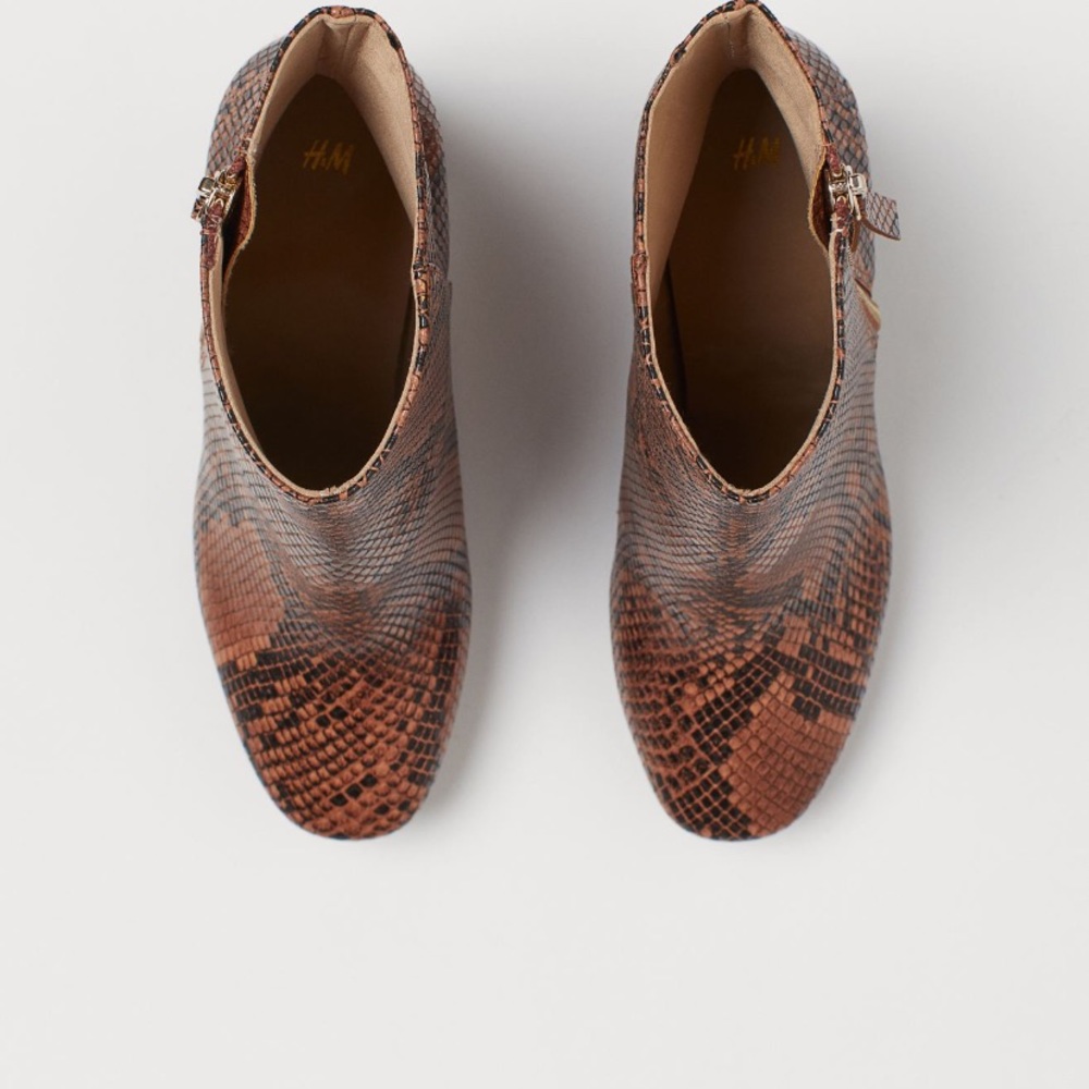 Brand new booties - Picture 2 of 3